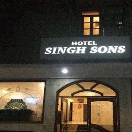 Treebo Trend Singh Sons Karol Bagh Hotel นิวเดลี ภายนอก รูปภาพ