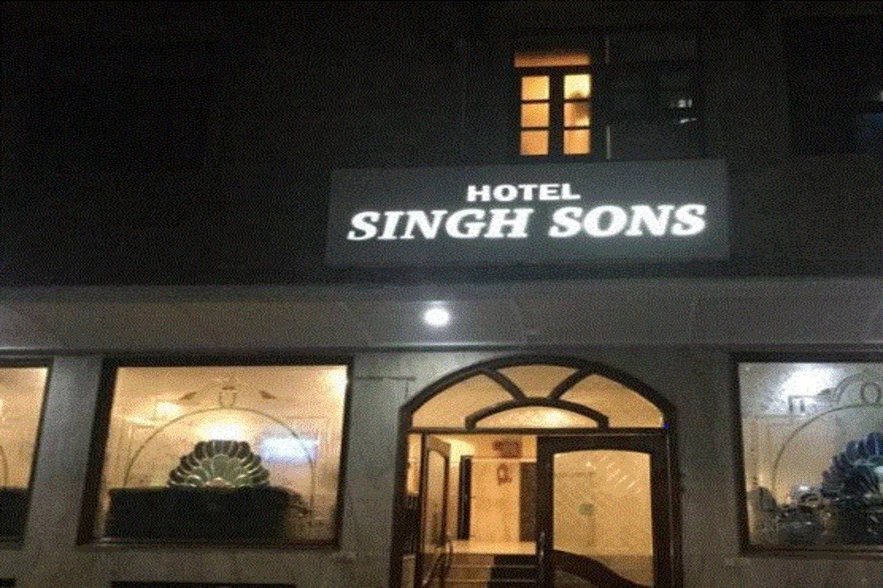 Treebo Trend Singh Sons Karol Bagh Hotel นิวเดลี ภายนอก รูปภาพ
