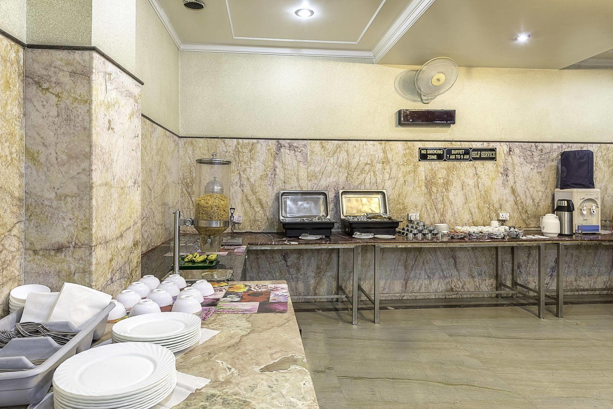 Treebo Trend Singh Sons Karol Bagh Hotel นิวเดลี ภายนอก รูปภาพ