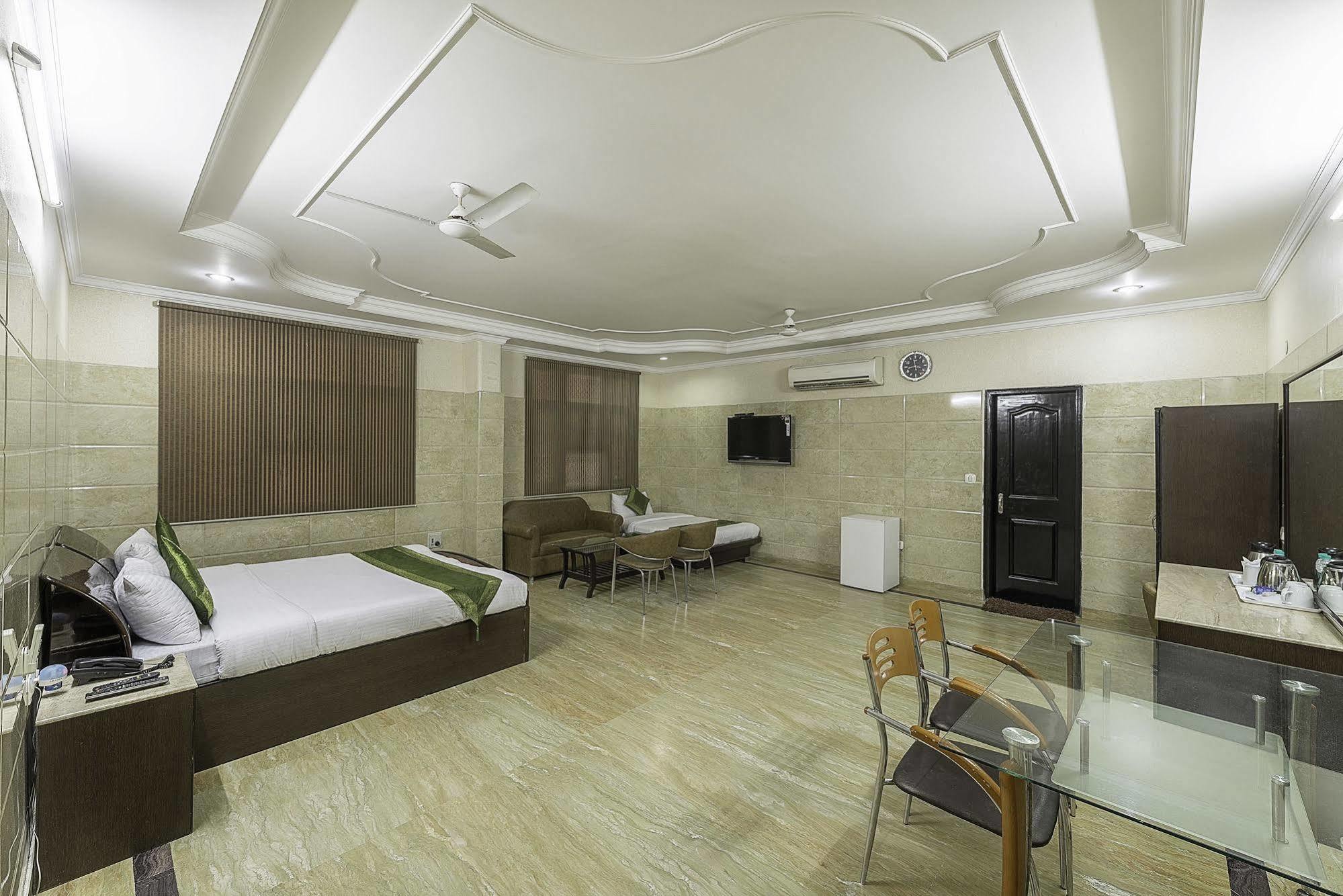 Treebo Trend Singh Sons Karol Bagh Hotel นิวเดลี ภายนอก รูปภาพ